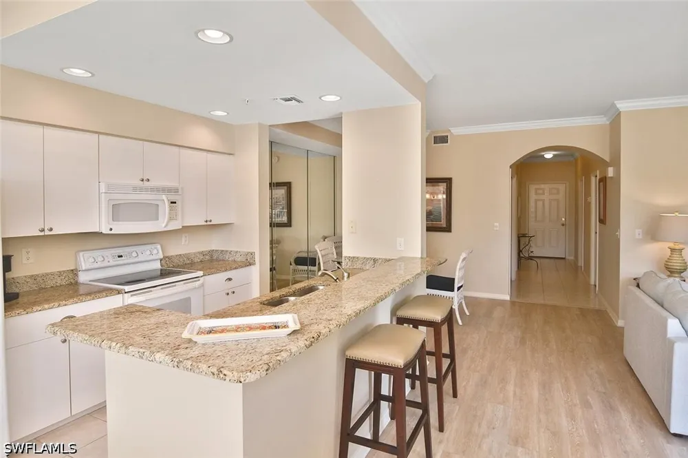CEDAR HAMMOCK CIRCLE #122 Naples, FL 34112