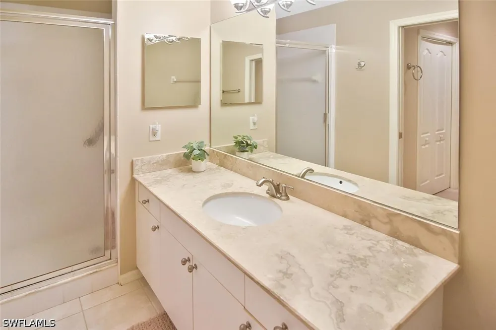 CEDAR HAMMOCK CIRCLE #122 Naples, FL 34112