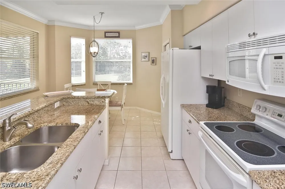 CEDAR HAMMOCK CIRCLE #122 Naples, FL 34112