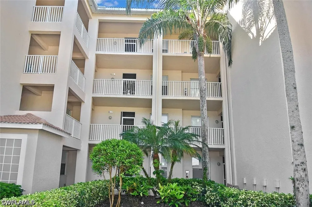 CEDAR HAMMOCK CIRCLE #122 Naples, FL 34112