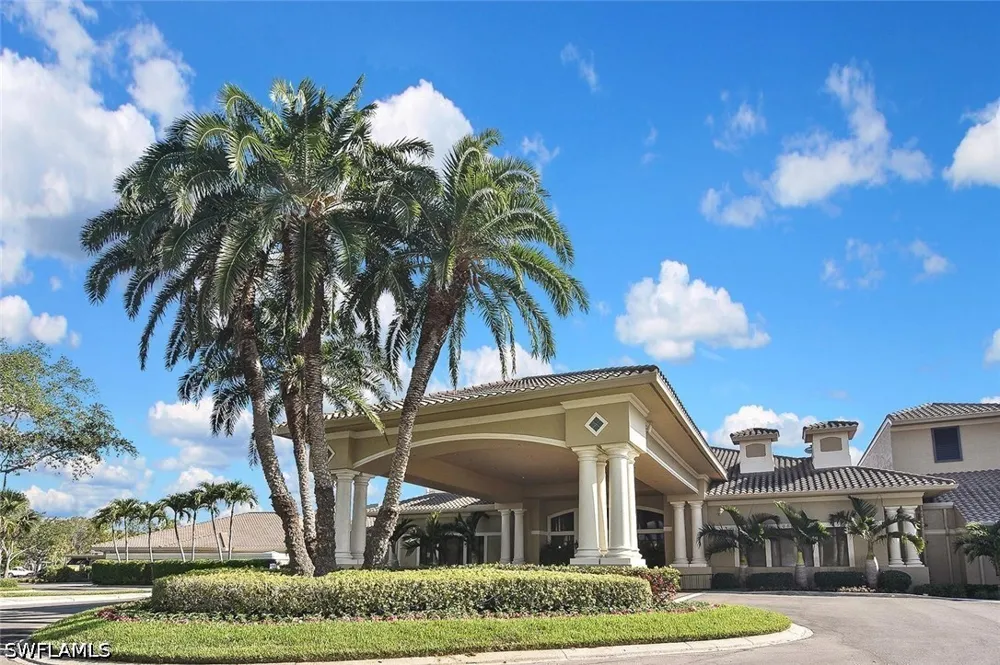 CEDAR HAMMOCK CIRCLE #122 Naples, FL 34112