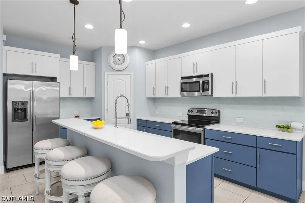 Manchester Drive Naples, FL 34114