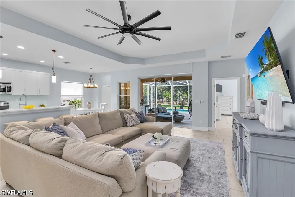 Manchester Drive Naples, FL 34114