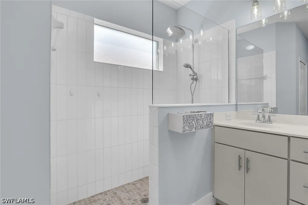 Manchester Drive Naples, FL 34114