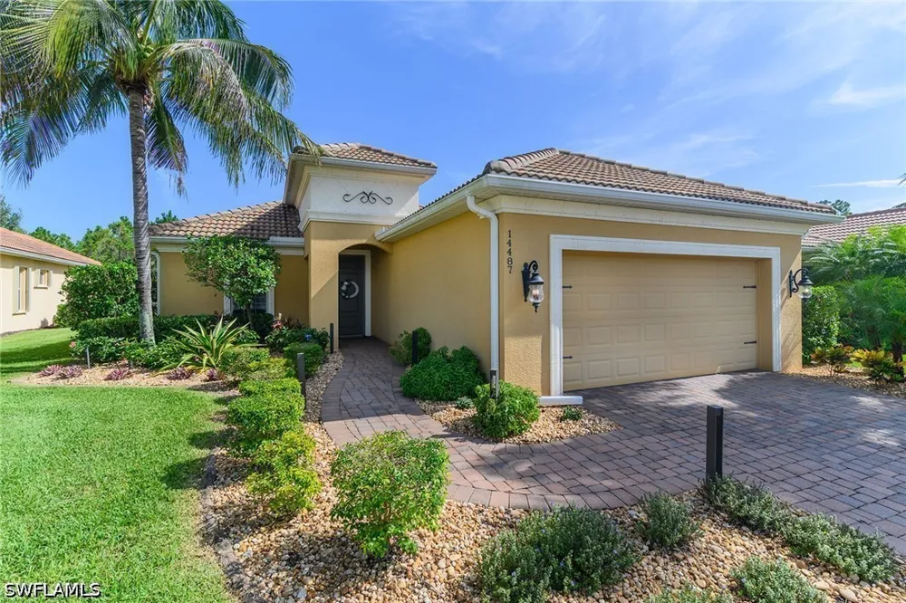 Manchester Drive Naples, FL 34114