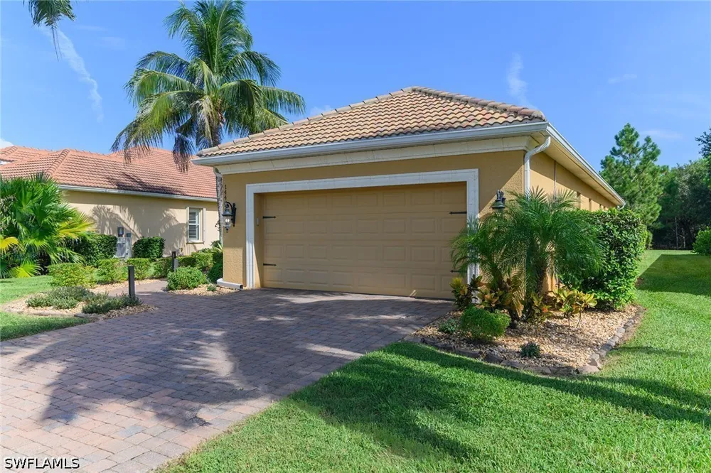 Manchester Drive Naples, FL 34114