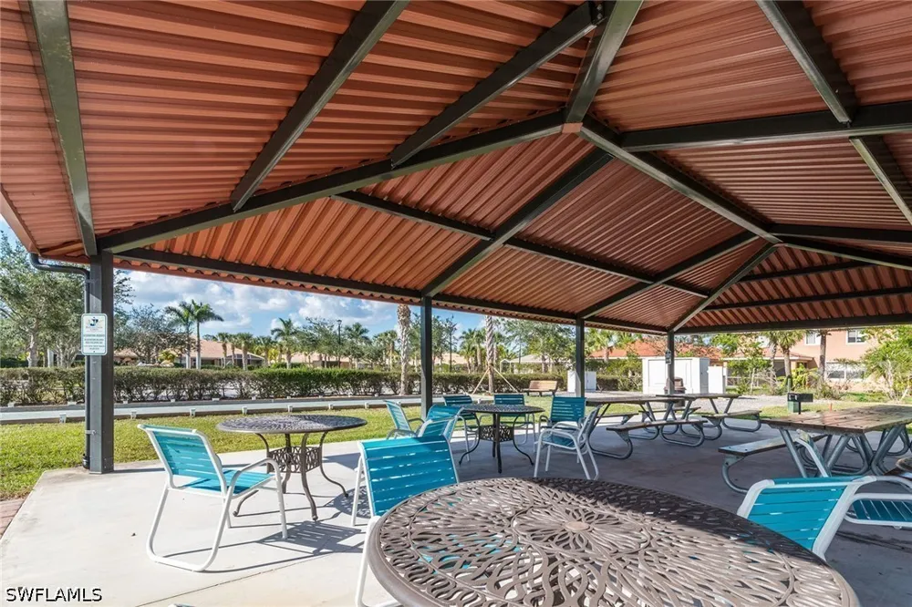 Manchester Drive Naples, FL 34114