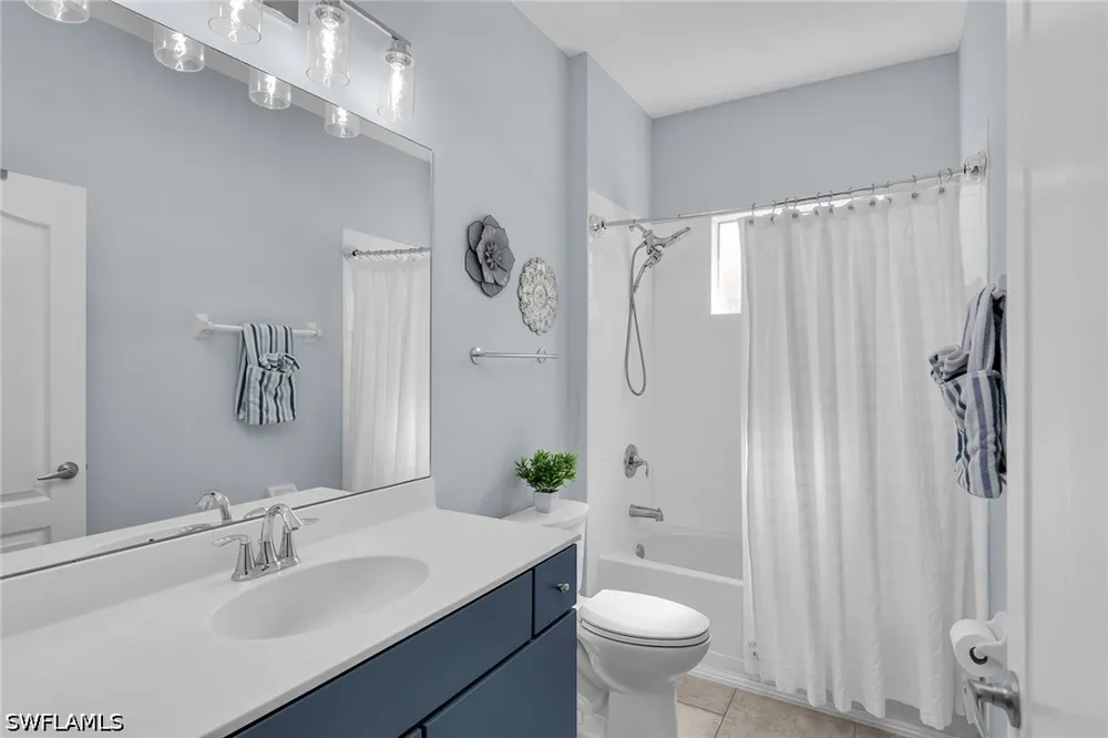 Manchester Drive Naples, FL 34114
