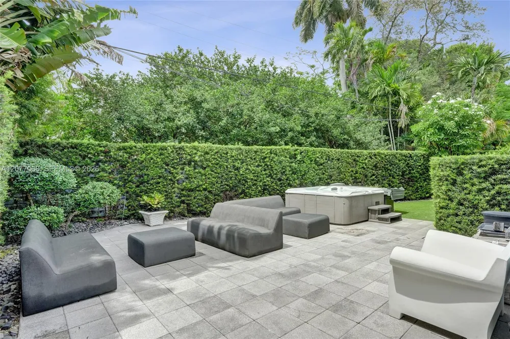129 Victoria Park Rd Fort Lauderdale, FL 33301