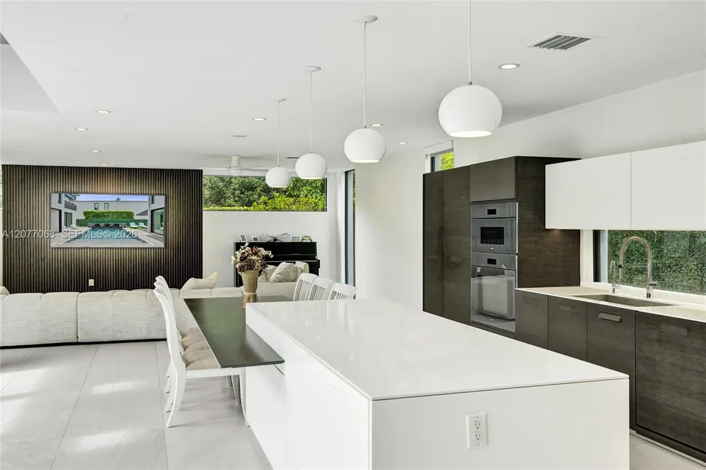 129 Victoria Park Rd Fort Lauderdale, FL 33301