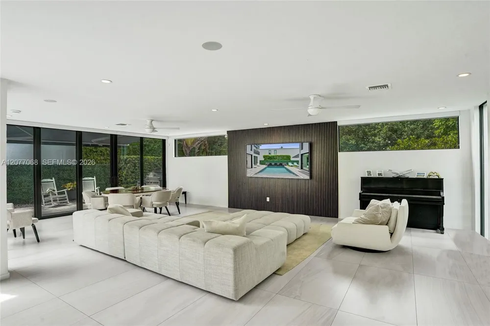 129 Victoria Park Rd Fort Lauderdale, FL 33301