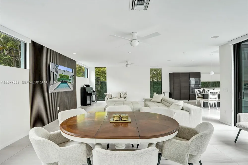 129 Victoria Park Rd Fort Lauderdale, FL 33301