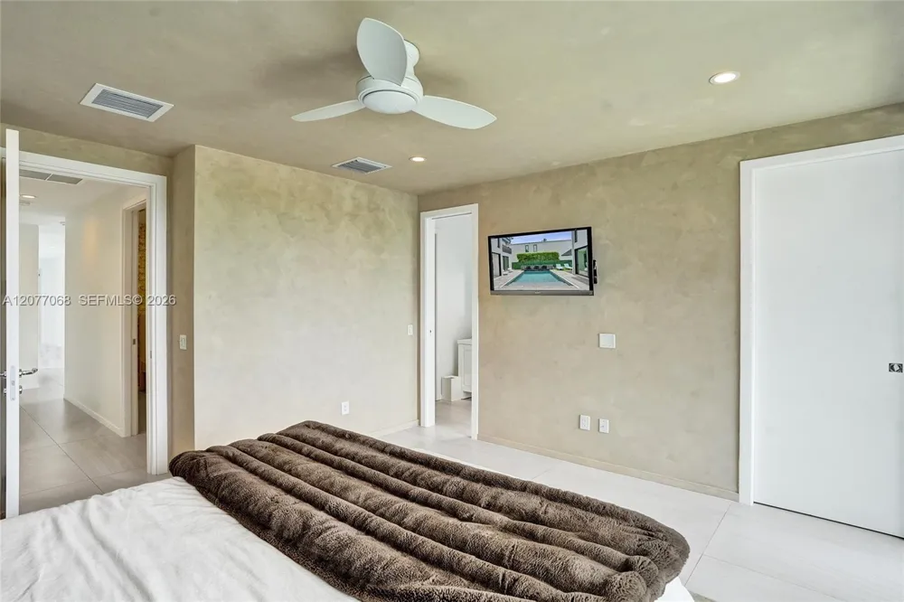129 Victoria Park Rd Fort Lauderdale, FL 33301