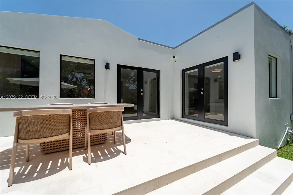 8926 Emerson Ave Surfside, FL 33154