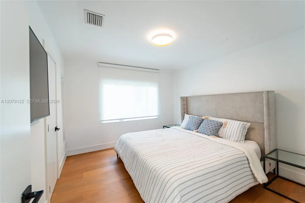 8926 Emerson Ave Surfside, FL 33154
