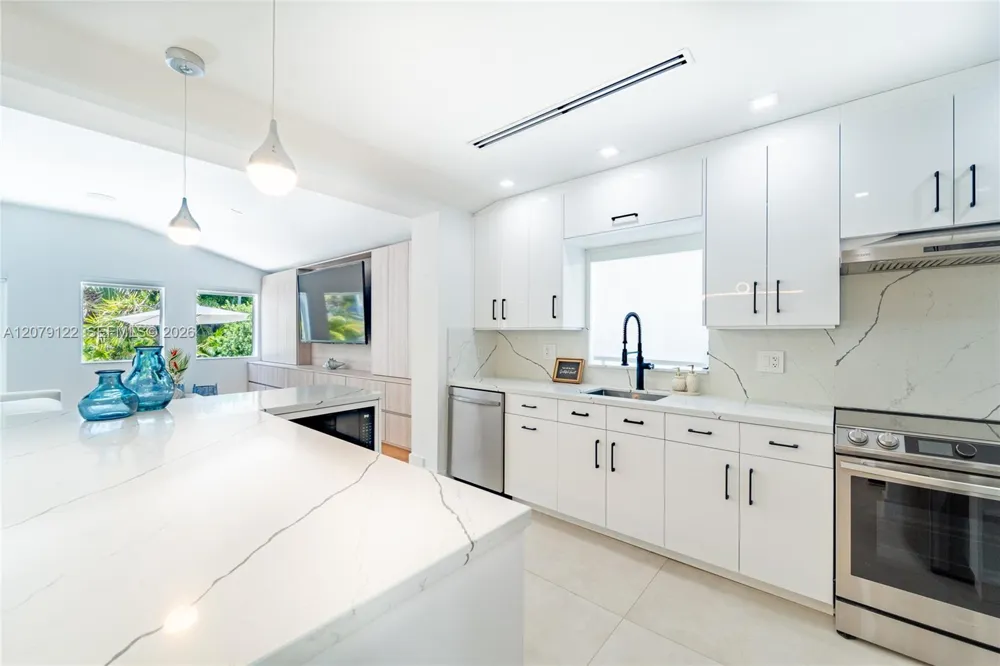 8926 Emerson Ave Surfside, FL 33154