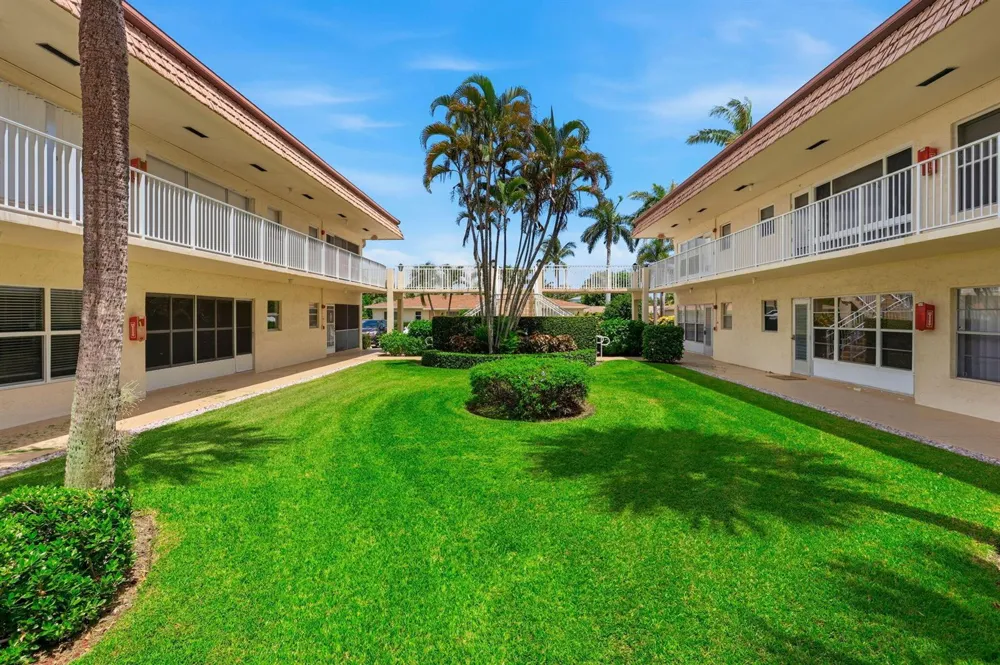 640 SNUG HARBOR DRIVE #F4 Boynton Beach, FL 33435