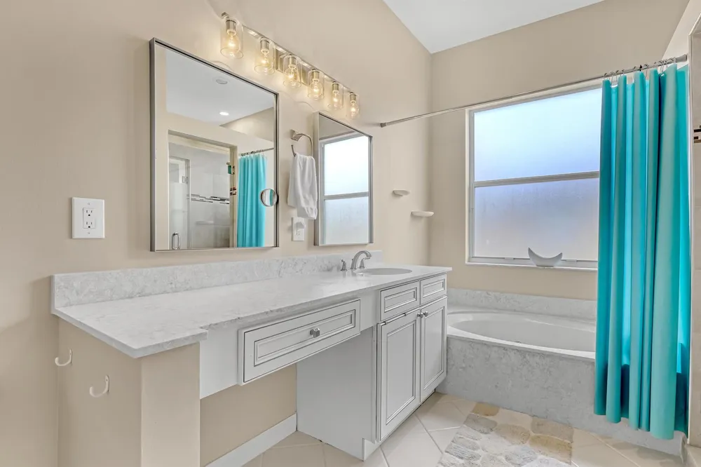 2063 Reston Circle Royal Palm Beach, FL 33411