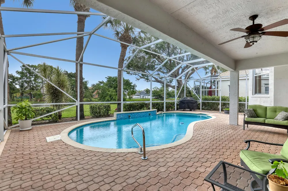 2063 Reston Circle Royal Palm Beach, FL 33411