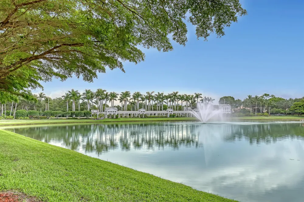 2063 Reston Circle Royal Palm Beach, FL 33411