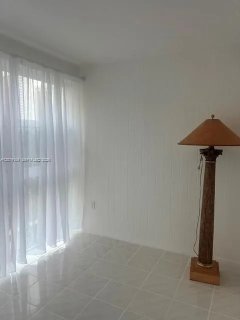 17560 Atlantic Blvd #514 Sunny Isles Beach, FL 33160
