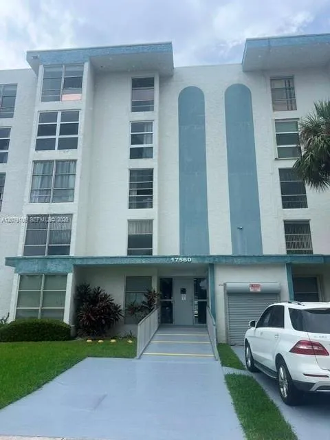 17560 Atlantic Blvd #514 Sunny Isles Beach, FL 33160