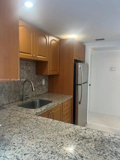 17560 Atlantic Blvd #514 Sunny Isles Beach, FL 33160