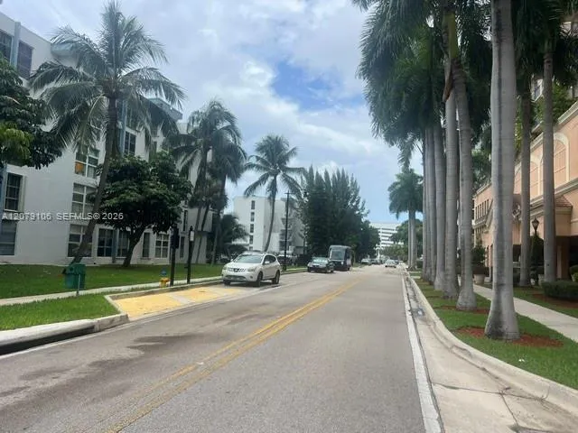 17560 Atlantic Blvd #514 Sunny Isles Beach, FL 33160