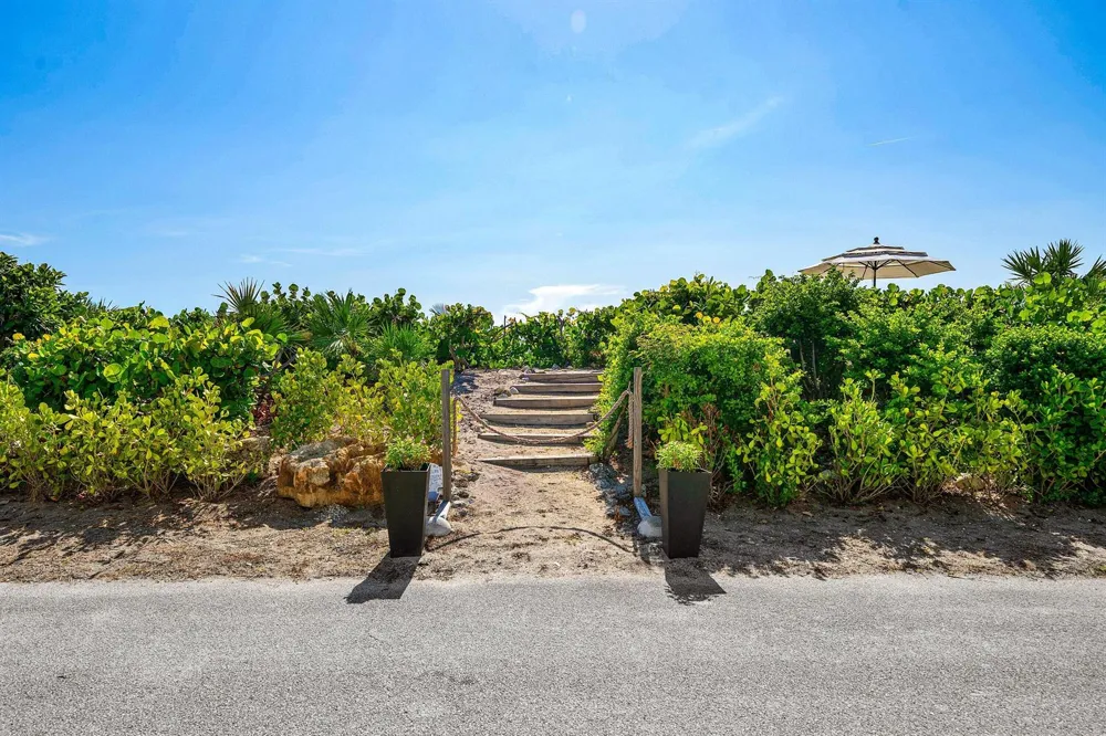 5910 OLD OCEAN BOULEVARD Ocean Ridge, FL 33435