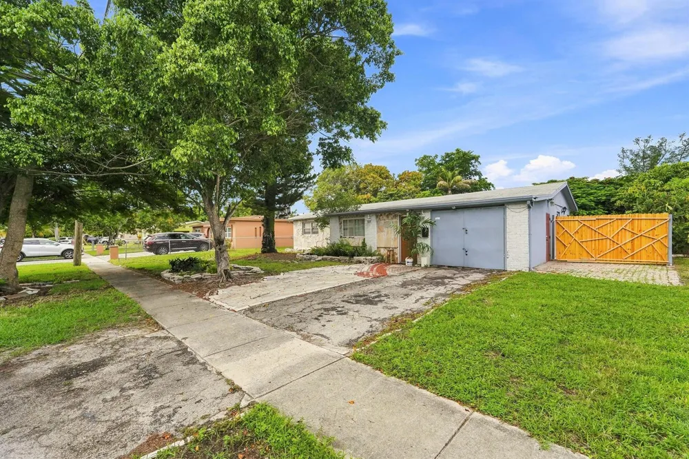 4031 NW 7th Avenue Deerfield Beach, FL 33064
