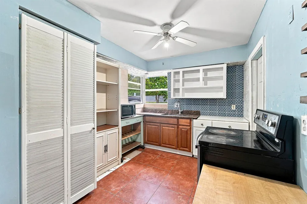 4031 NW 7th Avenue Deerfield Beach, FL 33064