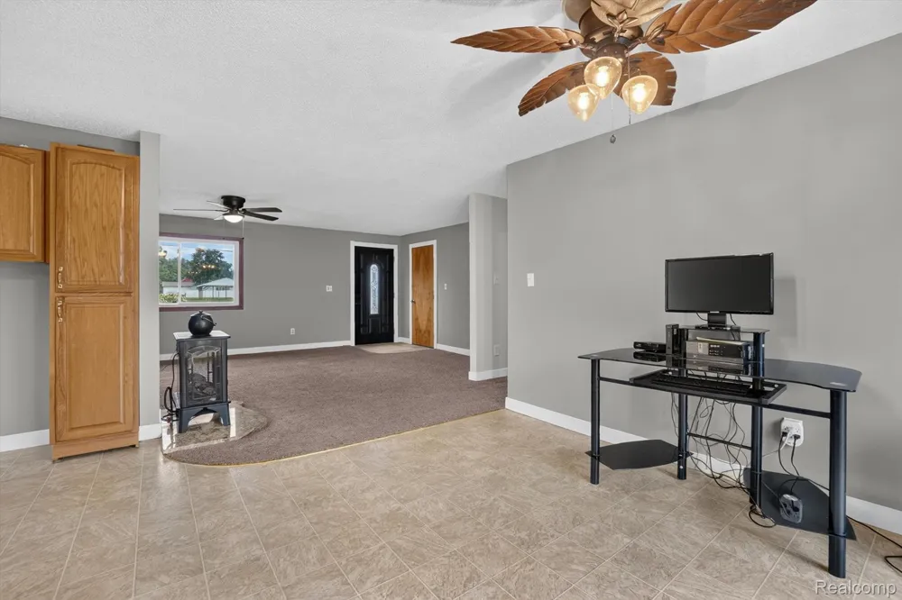 10977 Maple Road Birch Run Township, MI 48415