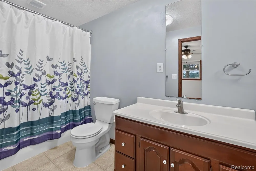 10977 Maple Road Birch Run Township, MI 48415