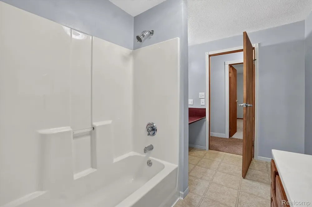 10977 Maple Road Birch Run Township, MI 48415