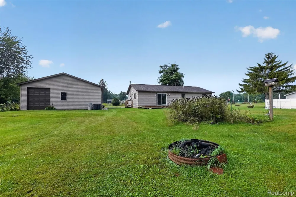 10977 Maple Road Birch Run Township, MI 48415