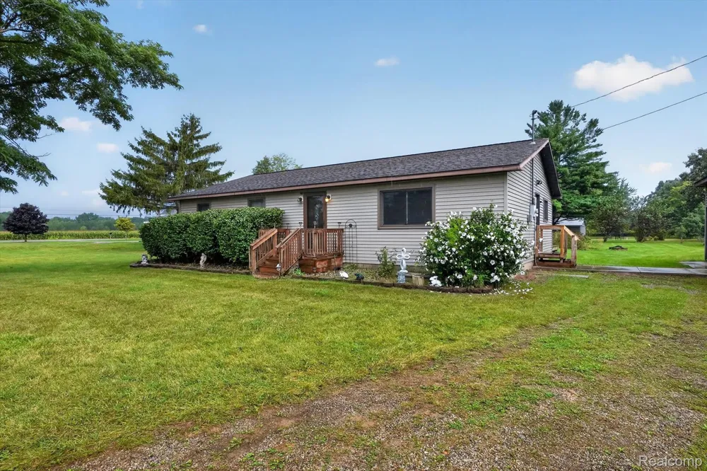 10977 Maple Road Birch Run Township, MI 48415