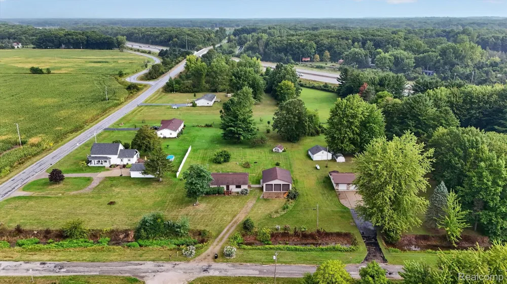10977 Maple Road Birch Run Township, MI 48415