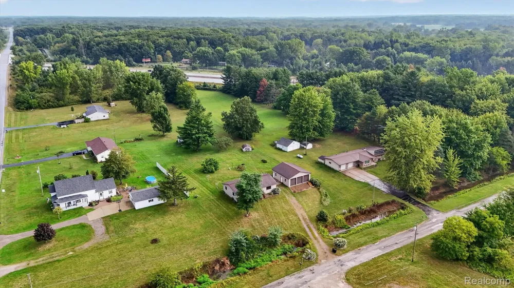 10977 Maple Road Birch Run Township, MI 48415