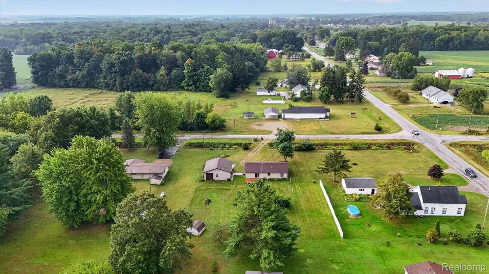 10977 Maple Road Birch Run Township, MI 48415
