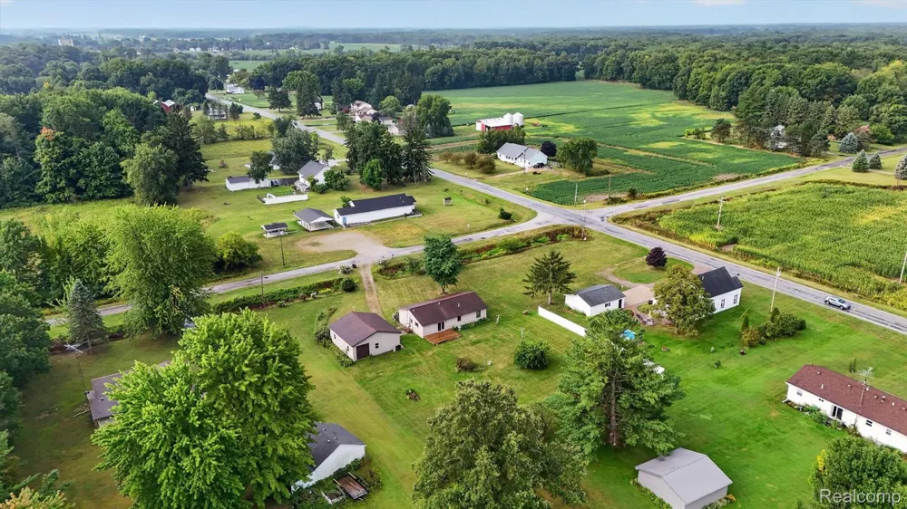 10977 Maple Road Birch Run Township, MI 48415