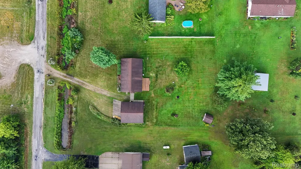 10977 Maple Road Birch Run Township, MI 48415