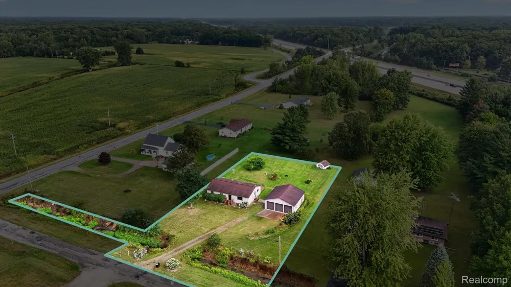 10977 Maple Road Birch Run Township, MI 48415