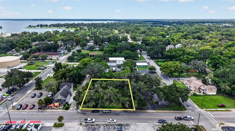 703 W MAGNOLIA STREET Leesburg, FL 34748