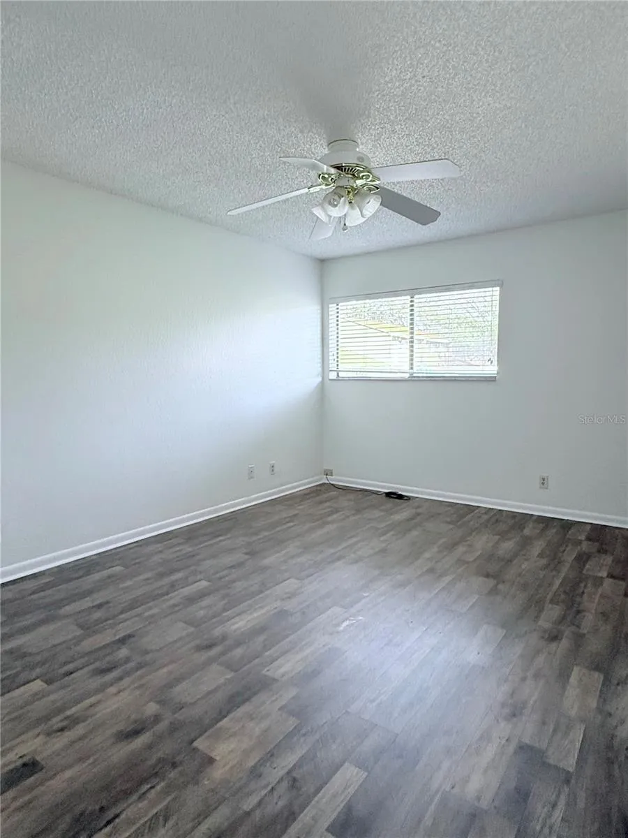 8608 LAKE ISLE DRIVE Temple Terrace, FL 33637