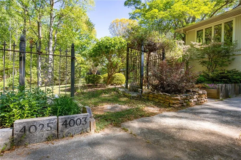 8277 Buchanan Highway Dallas, GA 30157