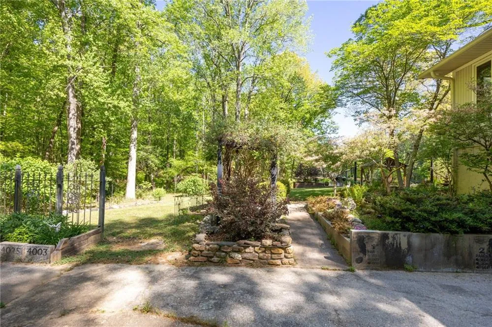 8277 Buchanan Highway Dallas, GA 30157