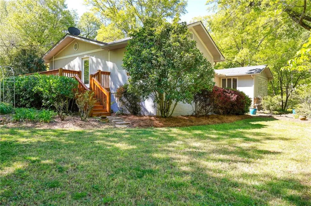 8277 Buchanan Highway Dallas, GA 30157