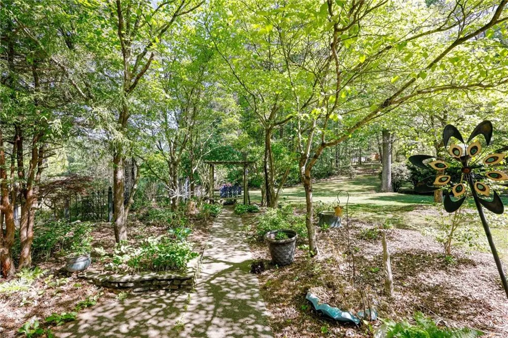 8277 Buchanan Highway Dallas, GA 30157