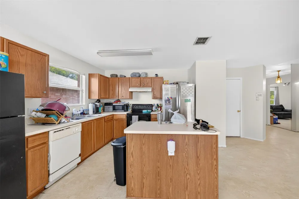 6833 Rondo Drive Dallas, TX 75241