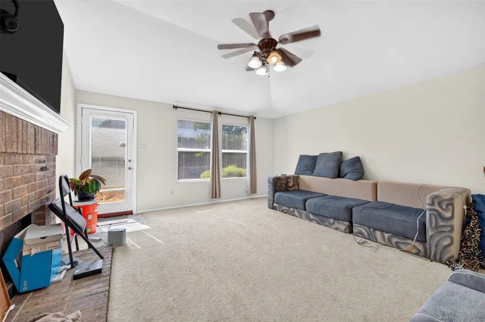 6833 Rondo Drive Dallas, TX 75241